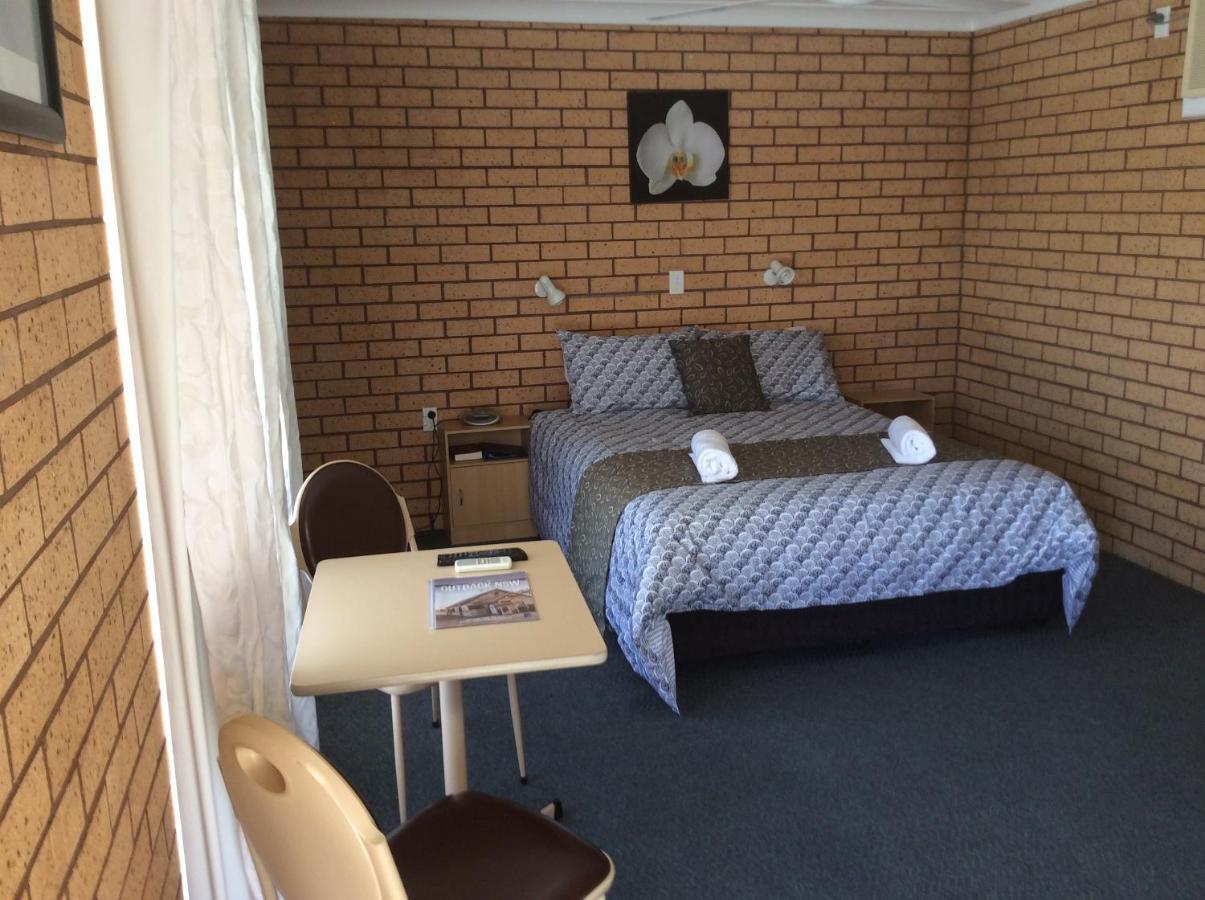 Cross Roads Motel Cobar Extérieur photo