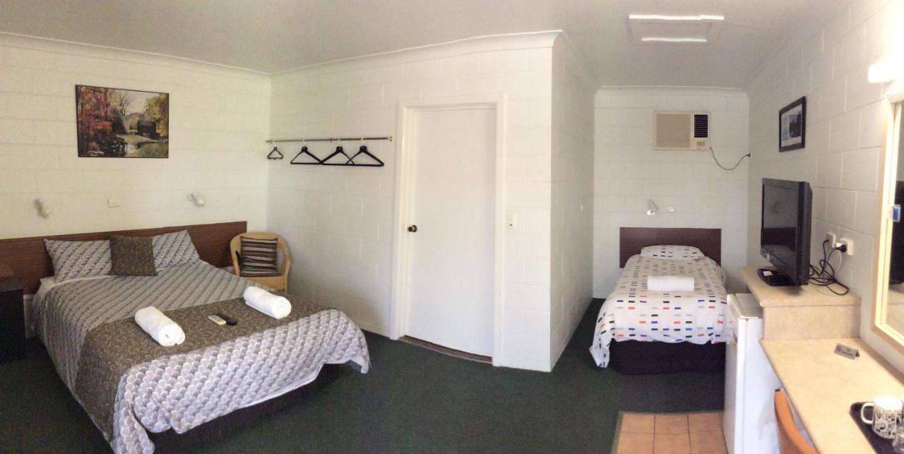 Cross Roads Motel Cobar Extérieur photo